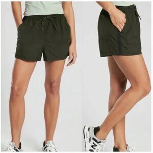 Athleta Women's Outdoor Expedition Short in Tuscan Olive Sz 6